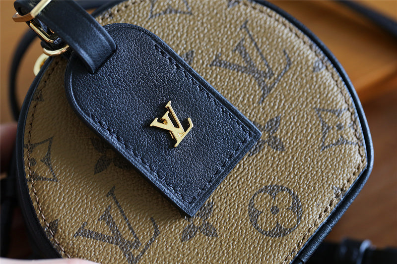 Fan Fashion Lu-Vi bags - 8326