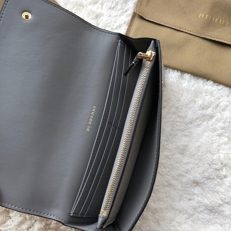 Burberry Bags - Bagsattire   423