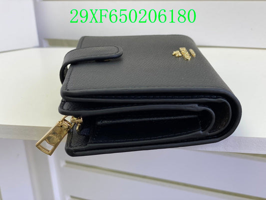 Amelia - CAH Wallet - 043