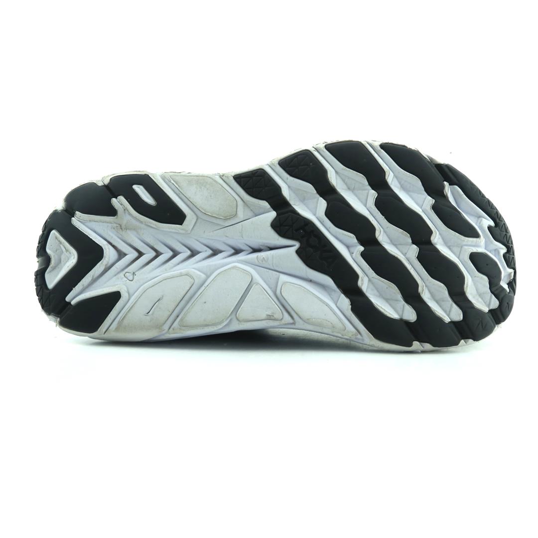 HOKA ONE ONE CLIFTON 8