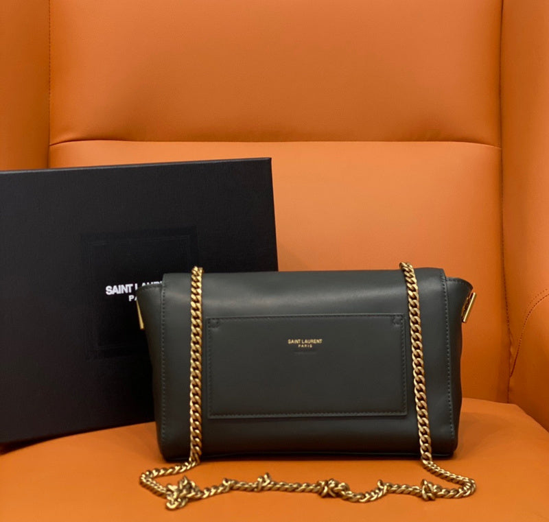 Amelia - YSL Bag - 2042