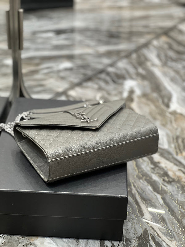 Amelia - YSL Bag - 1890