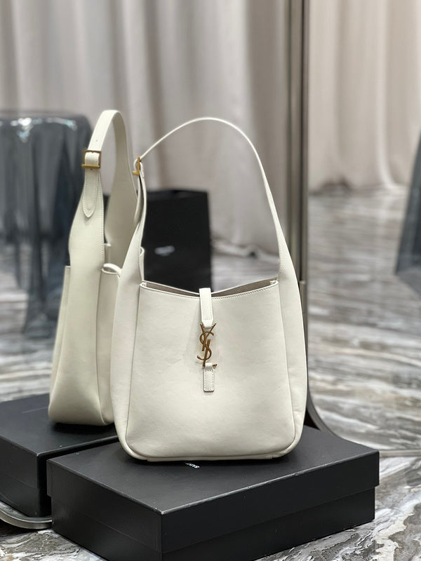 Amelia - YSL Bag - 2486