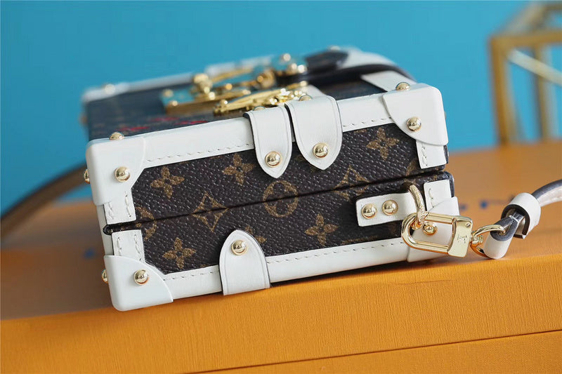 Fan Fashion Lu-Vi bags - 8206