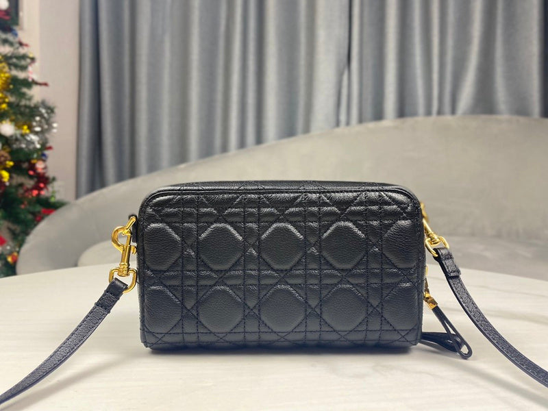 Amelia - DOR Wallets - 086