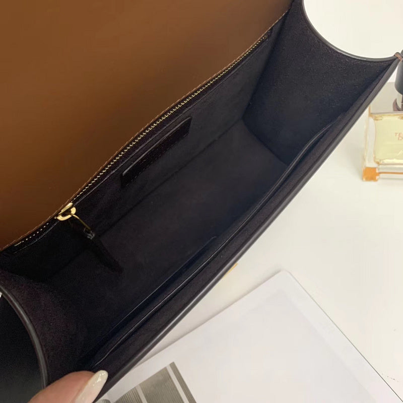 Amelia - YSL Bag - 3851