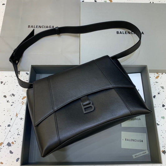 BLN-Ciaga Downtown Medium Shoulder Bag In Black, For Women,  Bags 12.6in/32Amelia67135429S171000