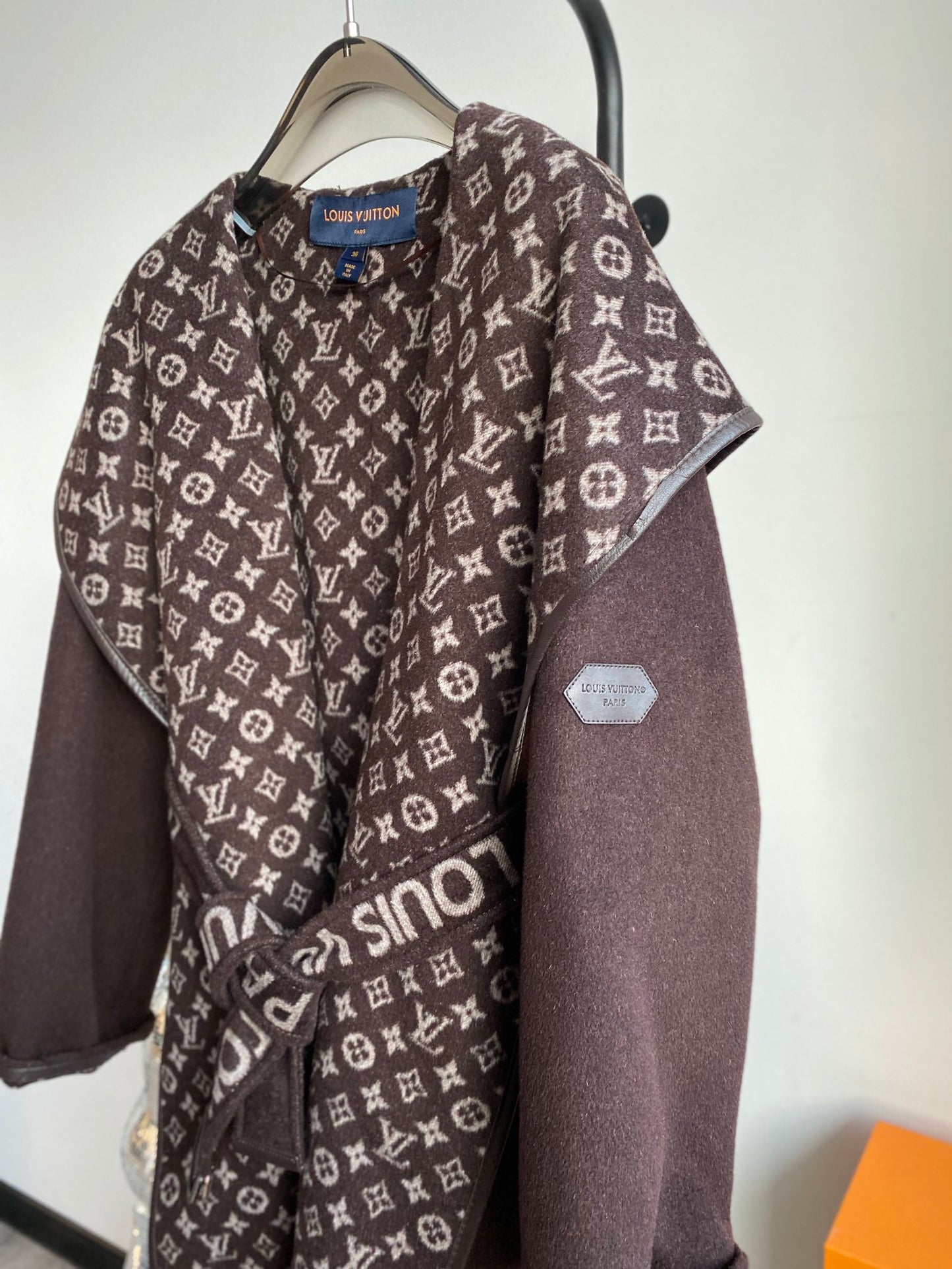 Luxury Louis Vuitton  Wrap Coat 033