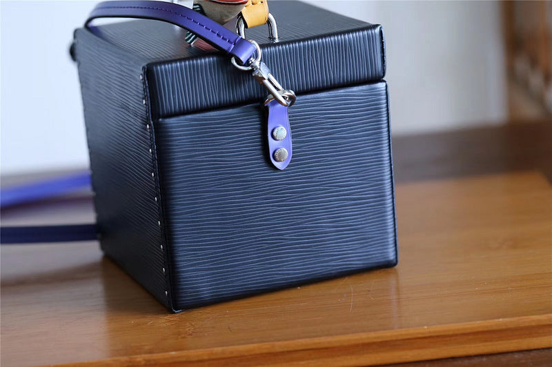 Fan Fashion Lu-Vi bags - 9342