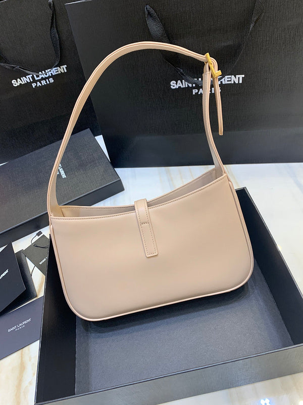 Amelia - YSL Bag - 2384
