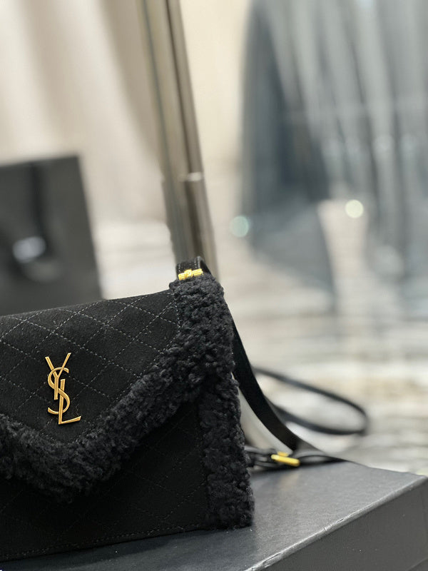 Amelia - YSL Bag - 3934