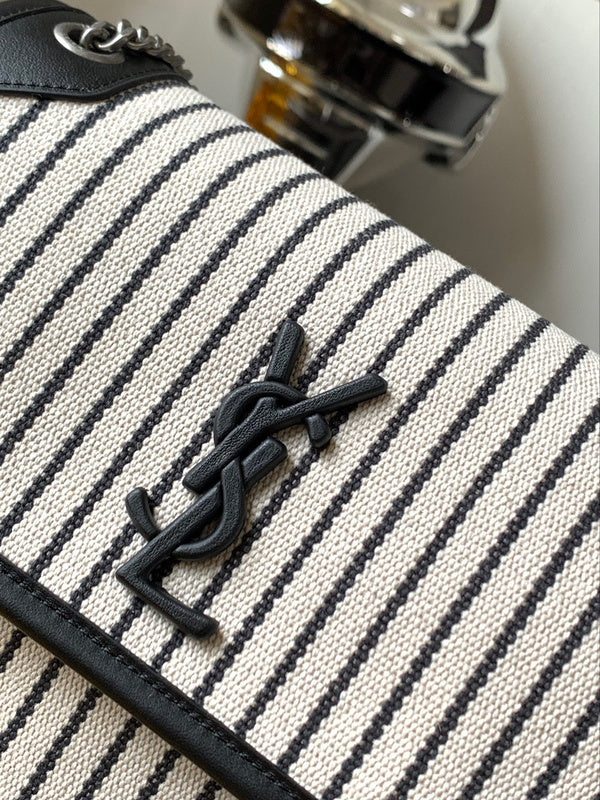 Amelia - YSL Bag - 3662