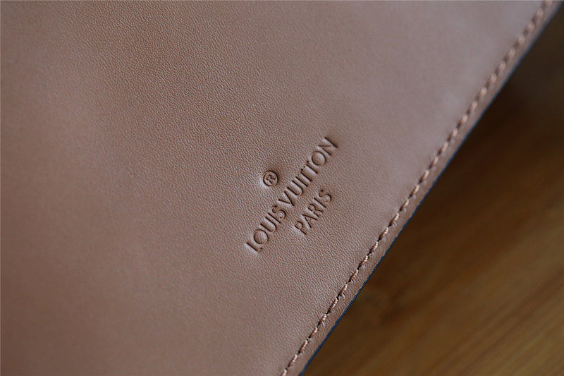 Fan Fashion Lu-Vi bags - 8146