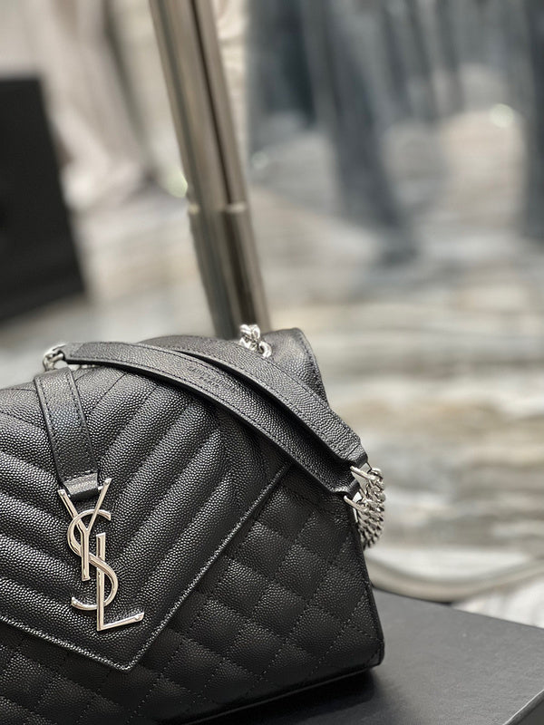 Amelia - YSL Bag - 1889
