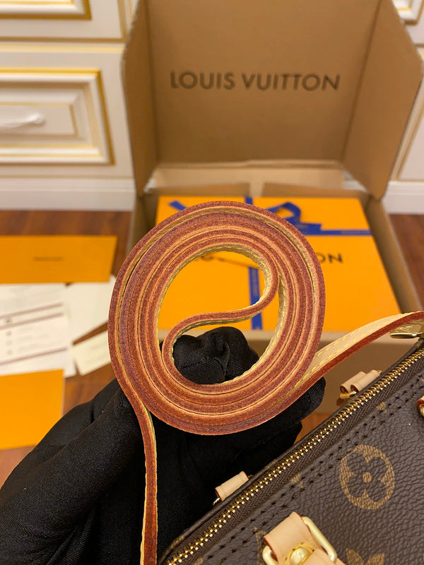 Fan Fashion Lu-Vi bags - 17237