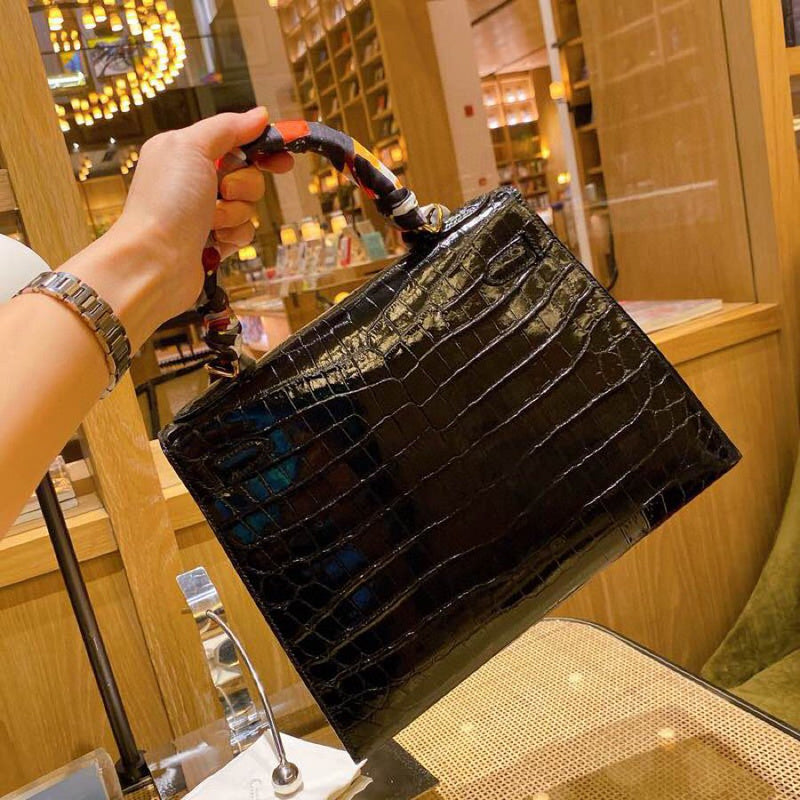 Amelia - HMS Bags - 1609