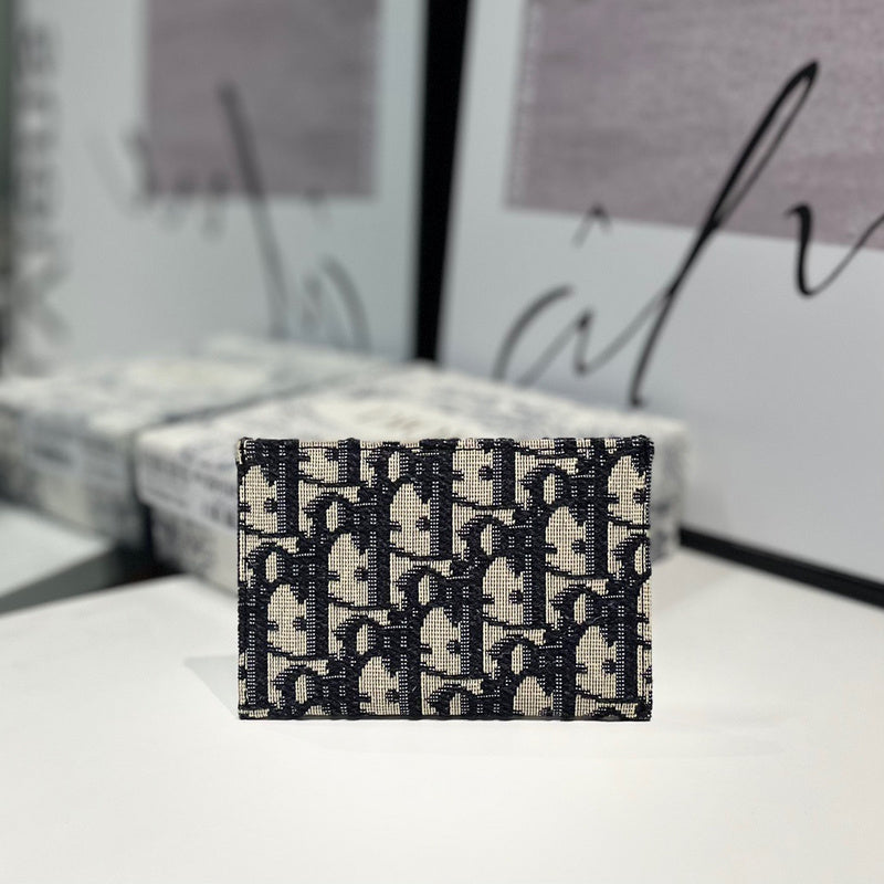 Amelia - DOR Wallets - 043