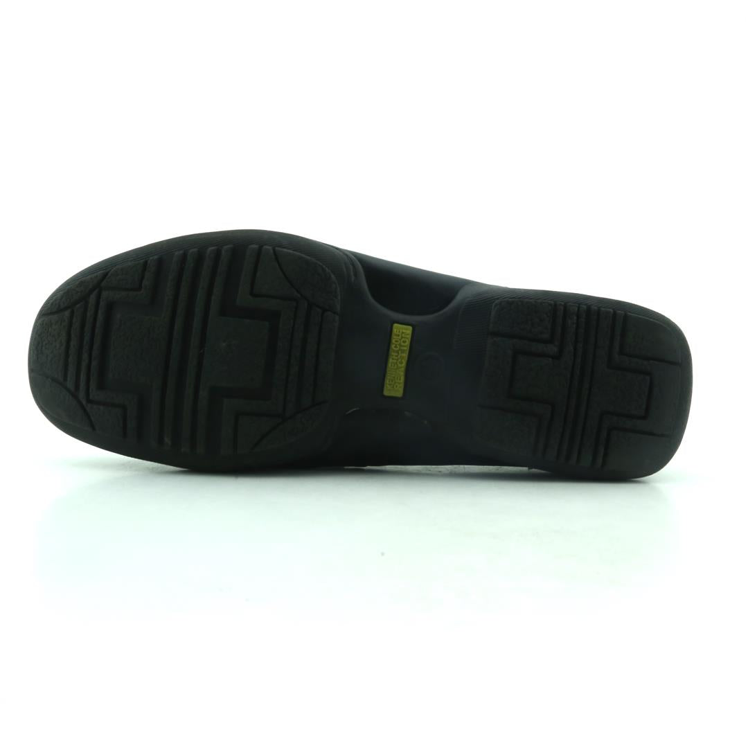 KENNETH COLE REACTION