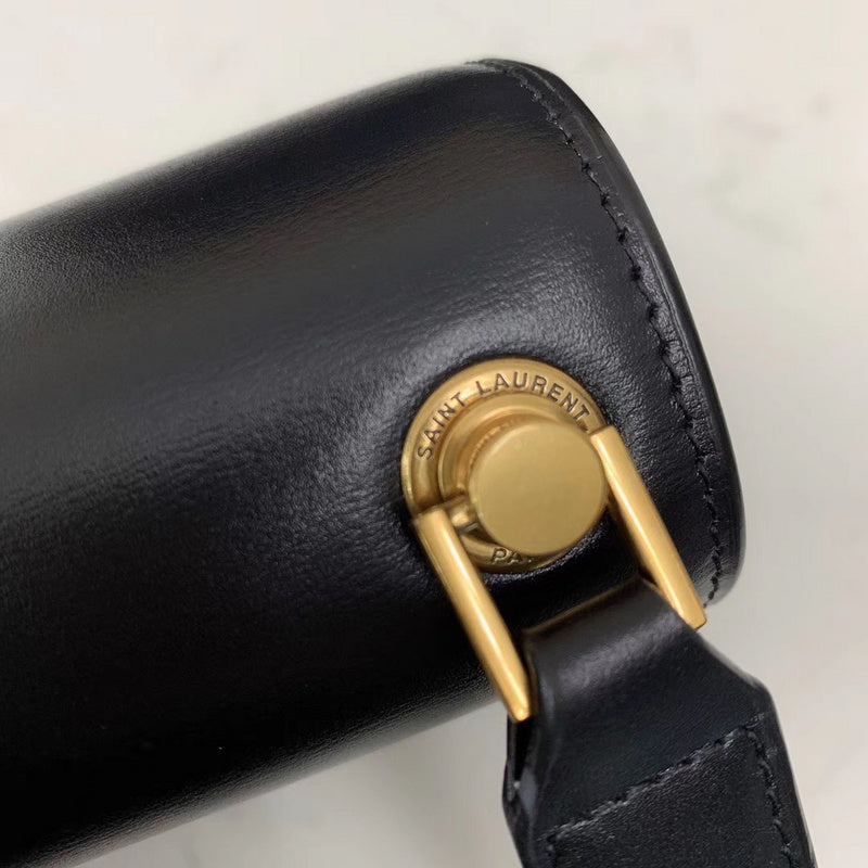 Amelia - YSL Bag - 3851