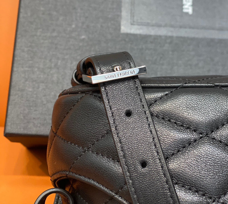 Amelia - YSL Bag - 2057
