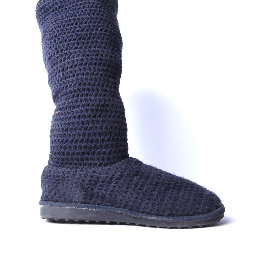 MUK LUKS .