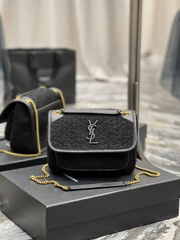 Amelia - YSL Bag - 4221