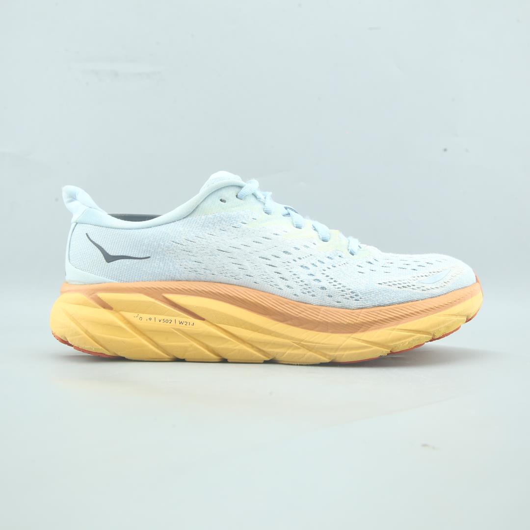 HOKA ONE ONE CLIFTON 8