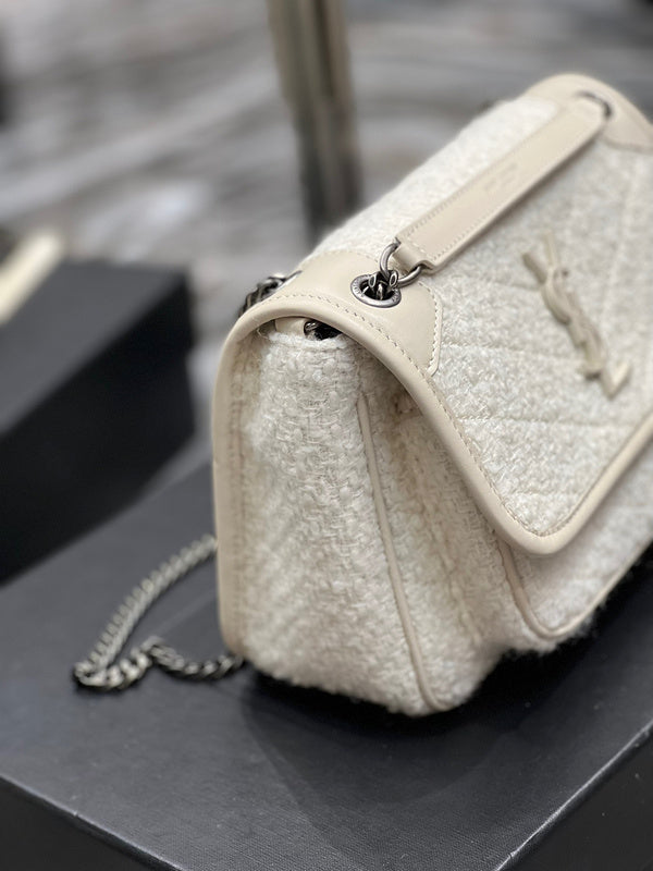 Amelia - YSL Bag - 4221