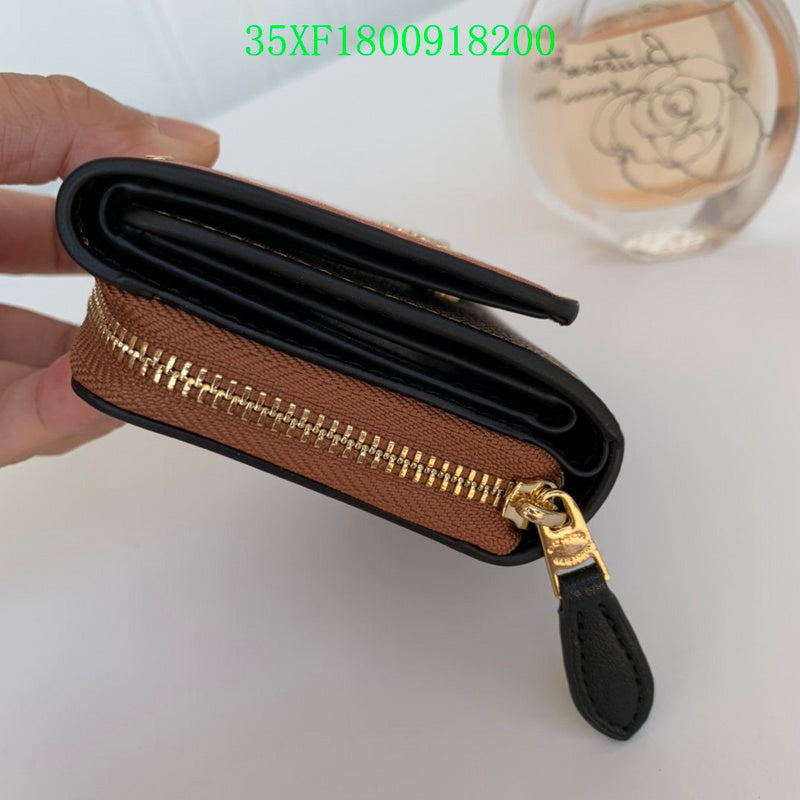 Amelia - CAH Wallet - 078