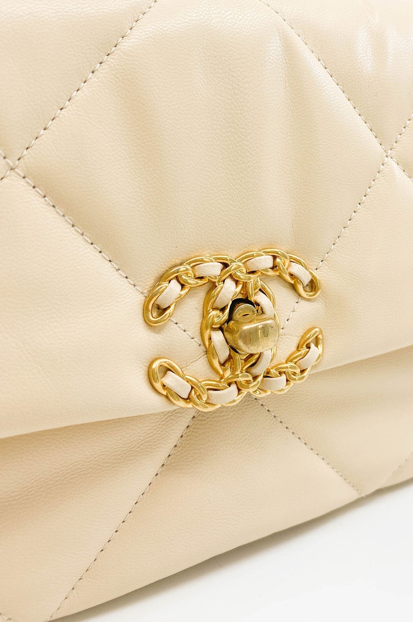 CHANEL 19 Light Beige Small