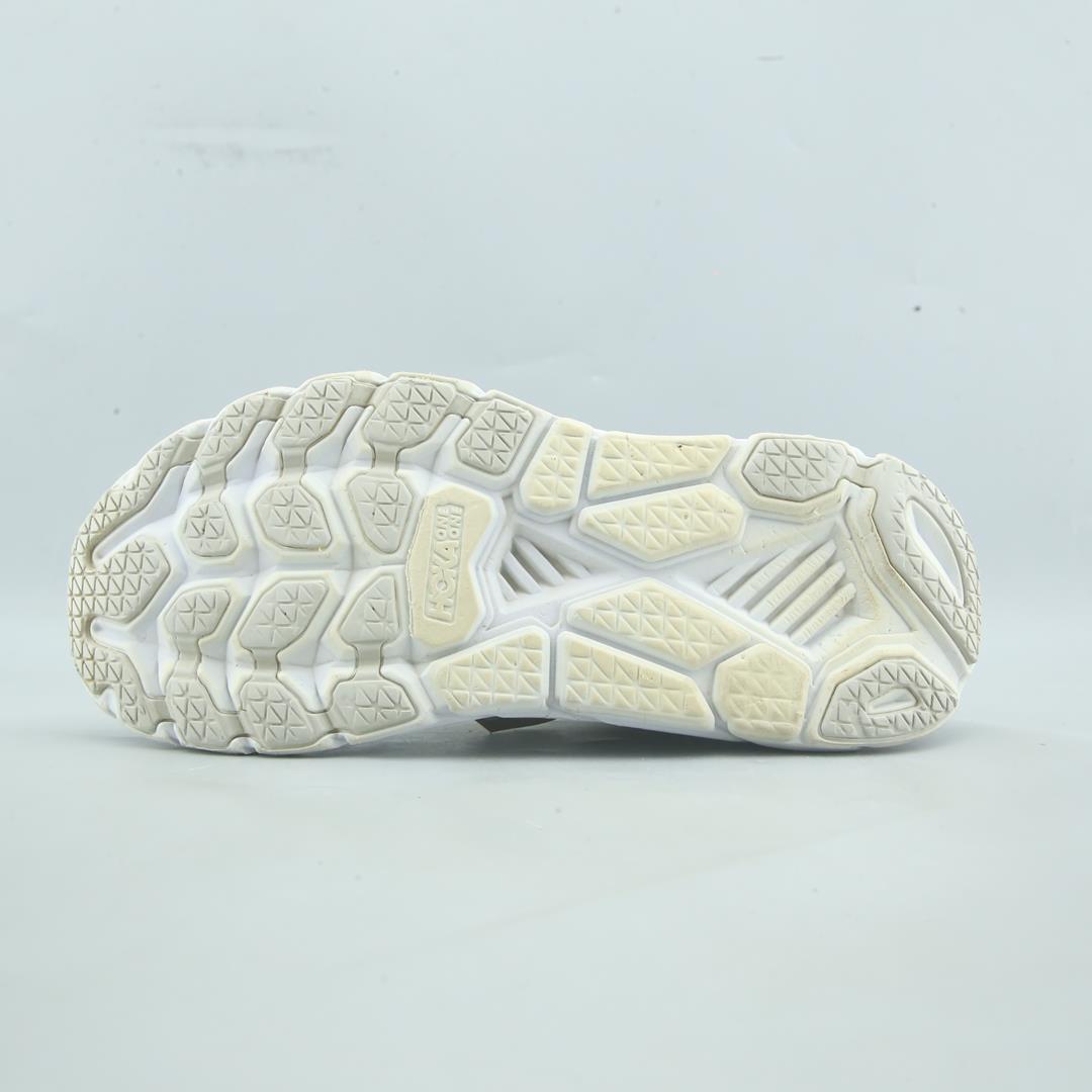 HOKA ONE ONE CLIFTON 6
