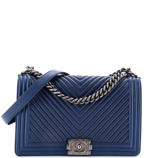 CHANEL Boy Flap Bag Chevron Wrinkled Lambskin New Medium