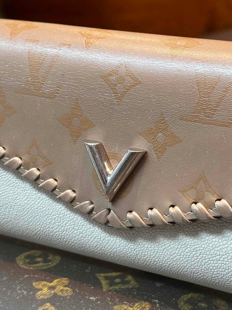 Louis Vuitton Victorine Long Wallet (Damaged Snap)