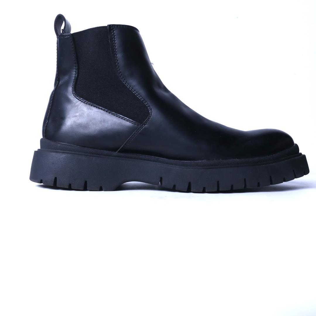 ZARA. .