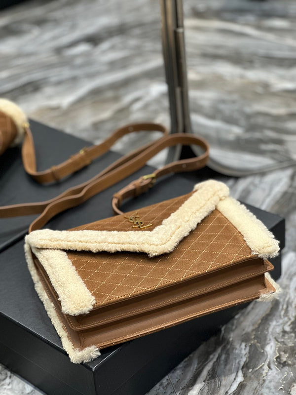 Amelia - YSL Bag - 3931