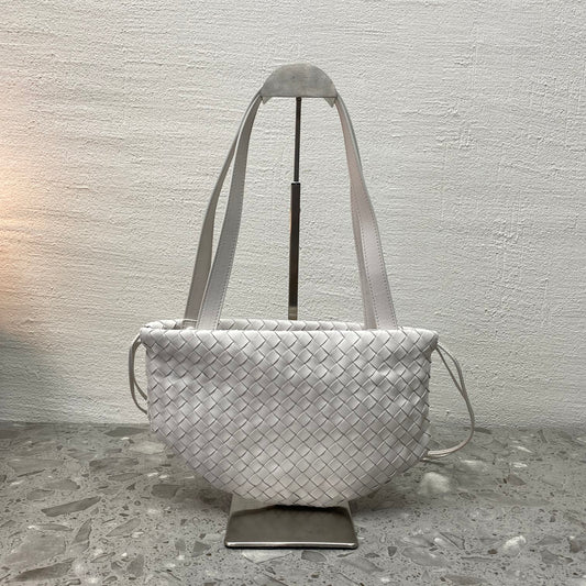 BV Shoulder Bag White, For Women, Women’s Bags 10.2in/26Amelia651811V08Z19143
