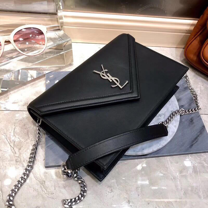 Amelia - YSL Bag - 2553