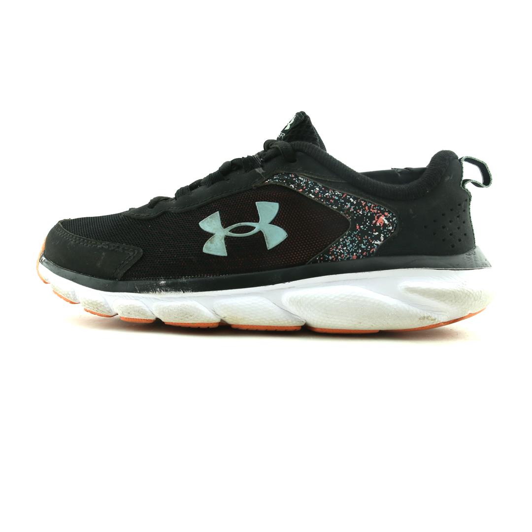 UNDER ARMOUR ASSERT 9