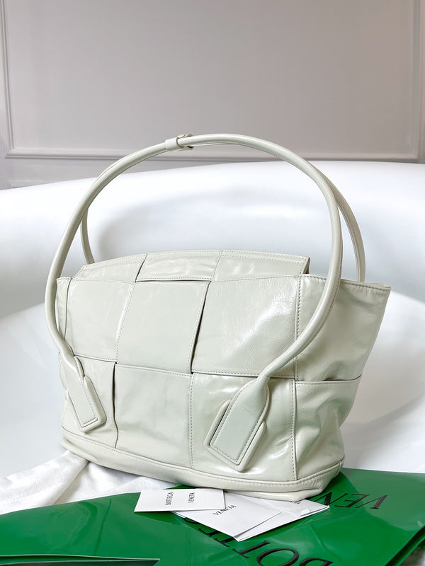 B-VENETA STYLISH HANBAGS FOR WOMEN - 061