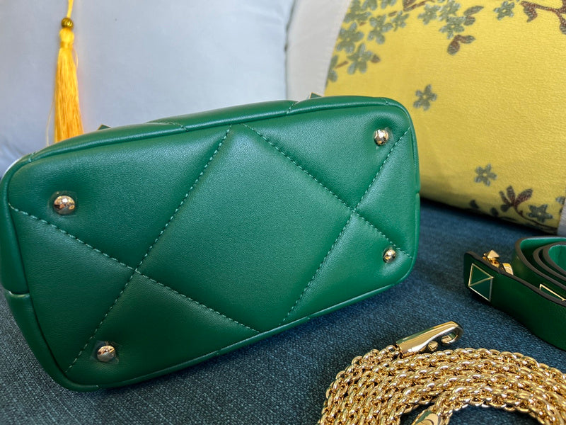 VAL LUXURY BAGS - FOR FASHION LOVERS  AFFORDABLE LUXURY BAGS- 1055