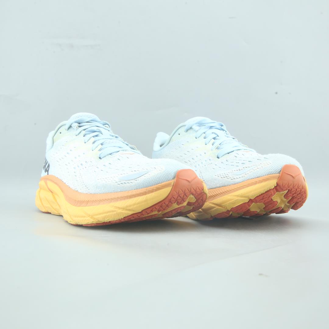 HOKA ONE ONE CLIFTON 8