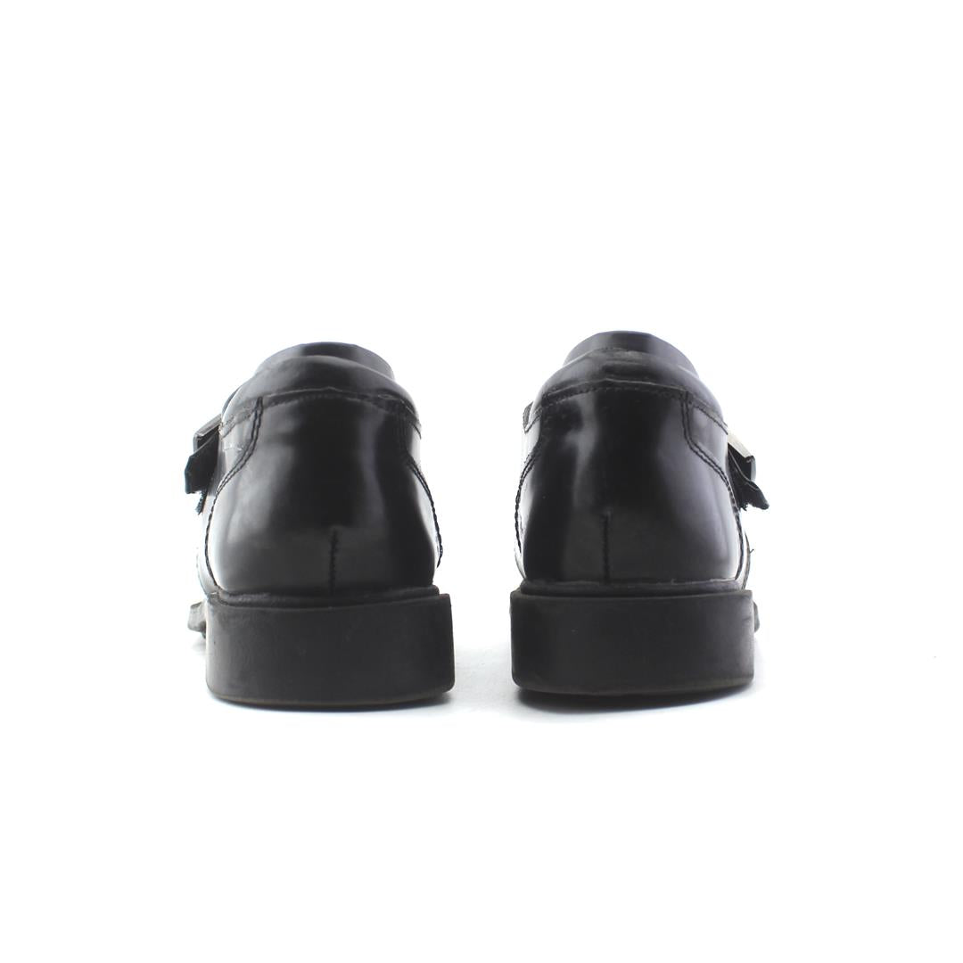 KENNETH COLE REACTION .