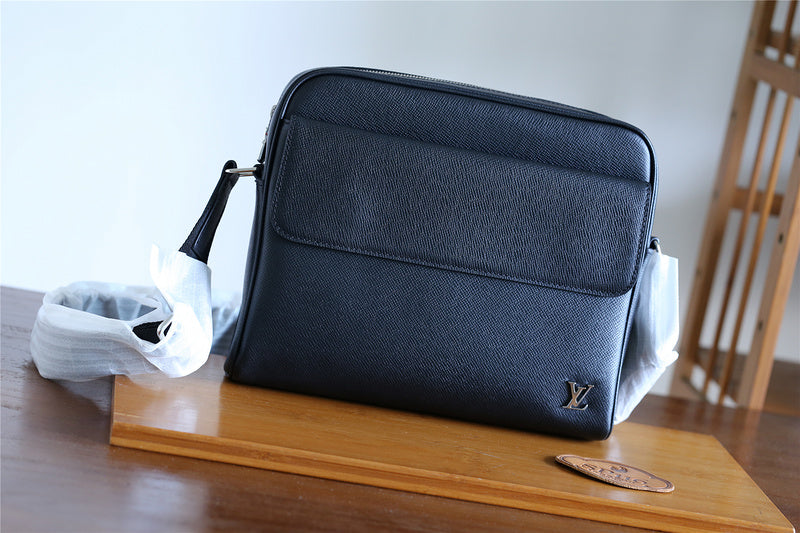 Fan Fashion Lu-Vi bags - 10483