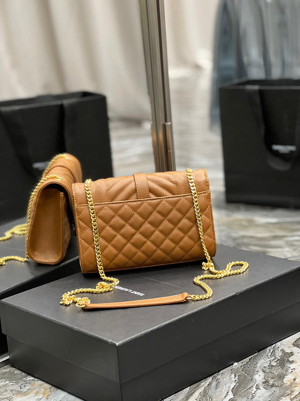 Amelia - YSL Bag - 1901