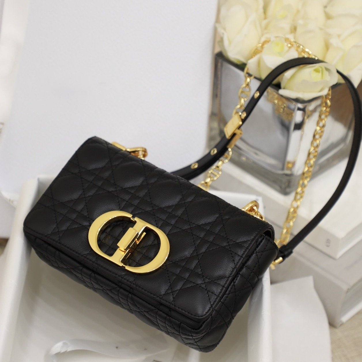 SMALL CARO BAG BALCK SUPPLE CANNAGE CALFSKIN Amelia