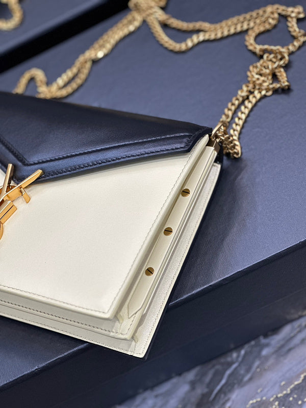 Amelia - YSL Bag - 3974