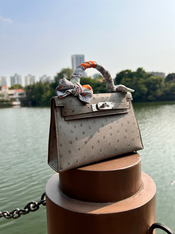 Amelia - HMS Bags - 1754