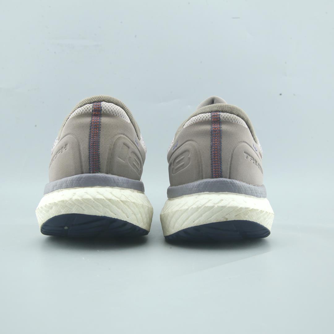 SAUCONY TRIUMPH 18