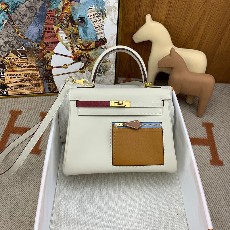 Amelia - HMS Bags - 1719