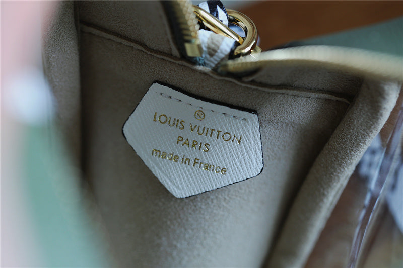Fan Fashion Lu-Vi bags - 9394